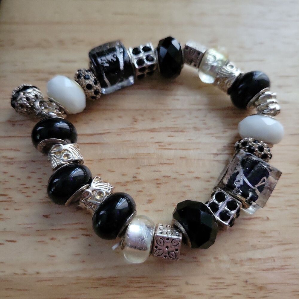 Charm Bracelet Black & White Beads Enamel Silver Tone Glass Stretchy Band - Picture 5 of 6